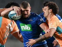 Timoci Tavatavanawai de Moana Pasifika anota un gol sorpresa en la derrota ante Blues